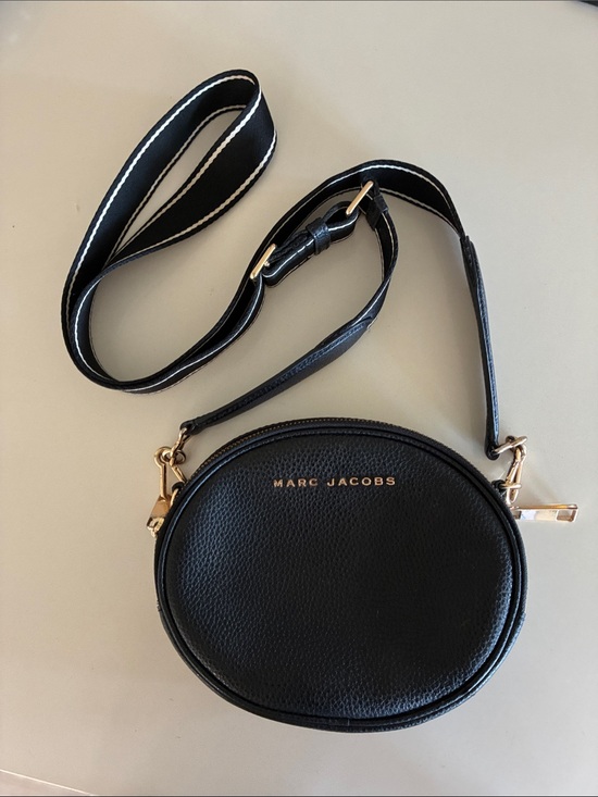 Marc Jacobs Handbags - Marc Jacobs Black Pebbled Leather Round Crossbody with Gold Hardware